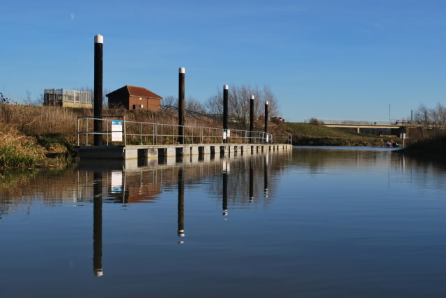 Mooring / floating pontoon